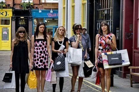 girls-shopping-london