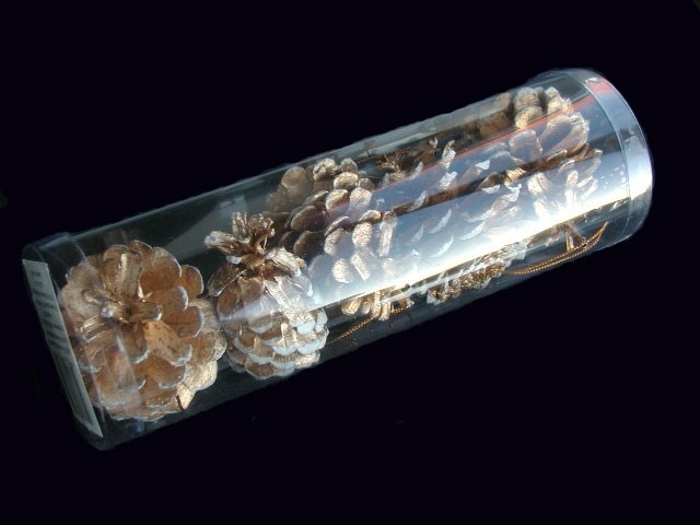 Пластиковая туба – это продолговатый прозрачный цилиндр, имеющий боковой шо...