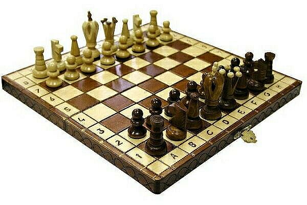 малые деревянные шахматы