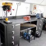 Слесарный верстак: преимущества, разновидности, особенности выбора и эксплуатации верстак