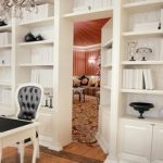 Потайная дверь в современном доме