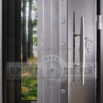 Бронированные двери: где купить и от чего они защищают?