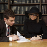 Как снять деньги на похороны, если у покойного человека был открыт счет в банке?