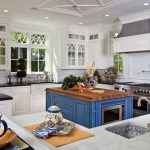 Её величество кухня- выделяем чистоту и нежность при помощи правильного выбора белого цвета при отделке кухни!