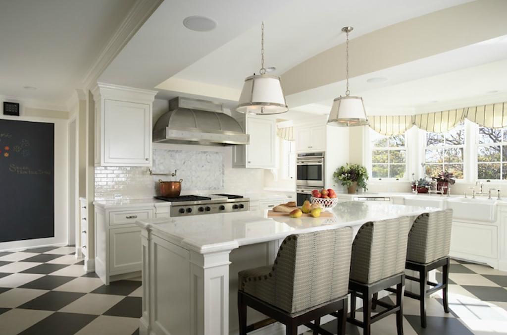 Её величество кухня- выделяем чистоту и нежность при помощи правильного выбора белого цвета при отделке кухни!