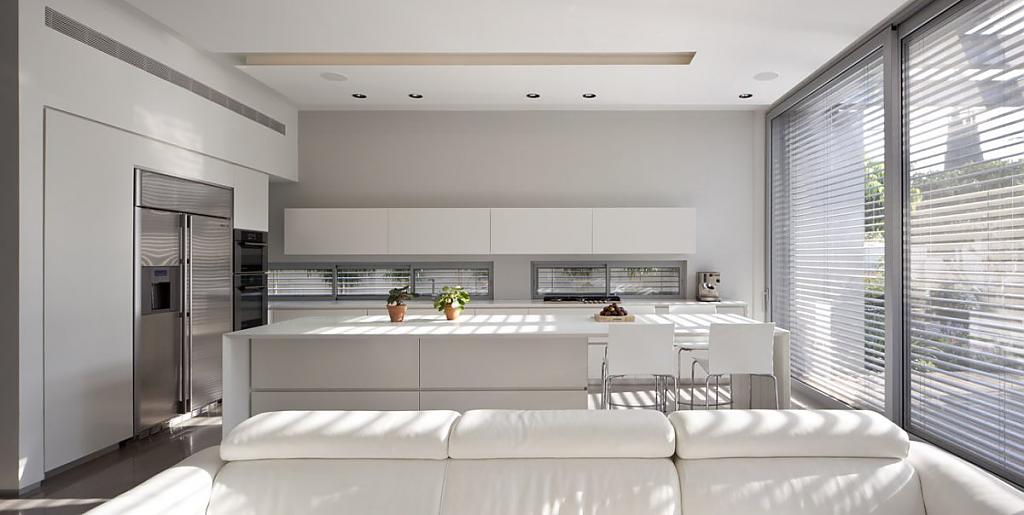 Её величество кухня- выделяем чистоту и нежность при помощи правильного выбора белого цвета при отделке кухни!