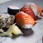 Суши вкусно и недорого: делайте заказы в проверенном месте