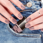 Гель-лаки: где приобретать стартовые наборы, чтобы делать маникюр прямо дома Гель-лаки: где приобретать стартовые наборы, чтобы делать маникюр прямо дома