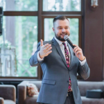 Ведущий на праздник — подарите хорошее настроение себе и своим гостям! Ведущий на праздник — подарите хорошее настроение себе и своим гостям!