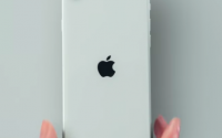 Что представляет собой смартфон Apple iPhone SE 2020 256Gb White?