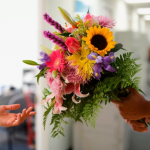 Доставка цветов - отличный сюрприз!