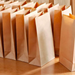 Сферы использования и преимущества использования бумажных крафт-пакетов Сферы использования и преимущества использования бумажных крафт-пакетов