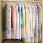 Где лучше подобрать оригинальные чехлы для хранения предметов одежды?