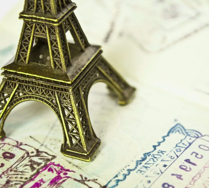 Где лучше оформить визу для поездки во Францию в Москве