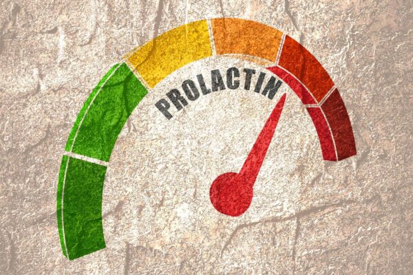Повышенный уровень пролактина: причины, симптомы и методы лечения