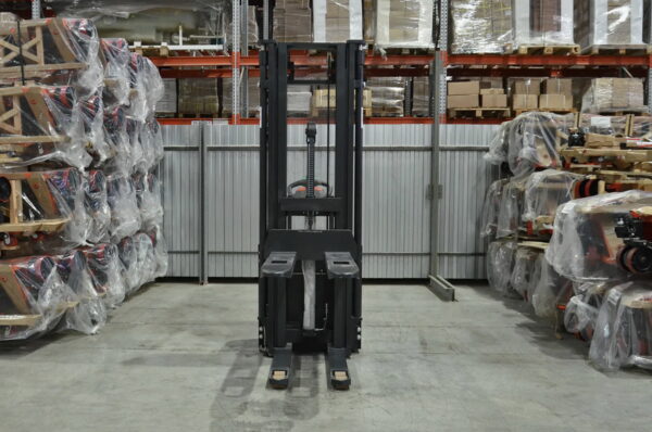 Грузовые штабелеры универсальные возможности