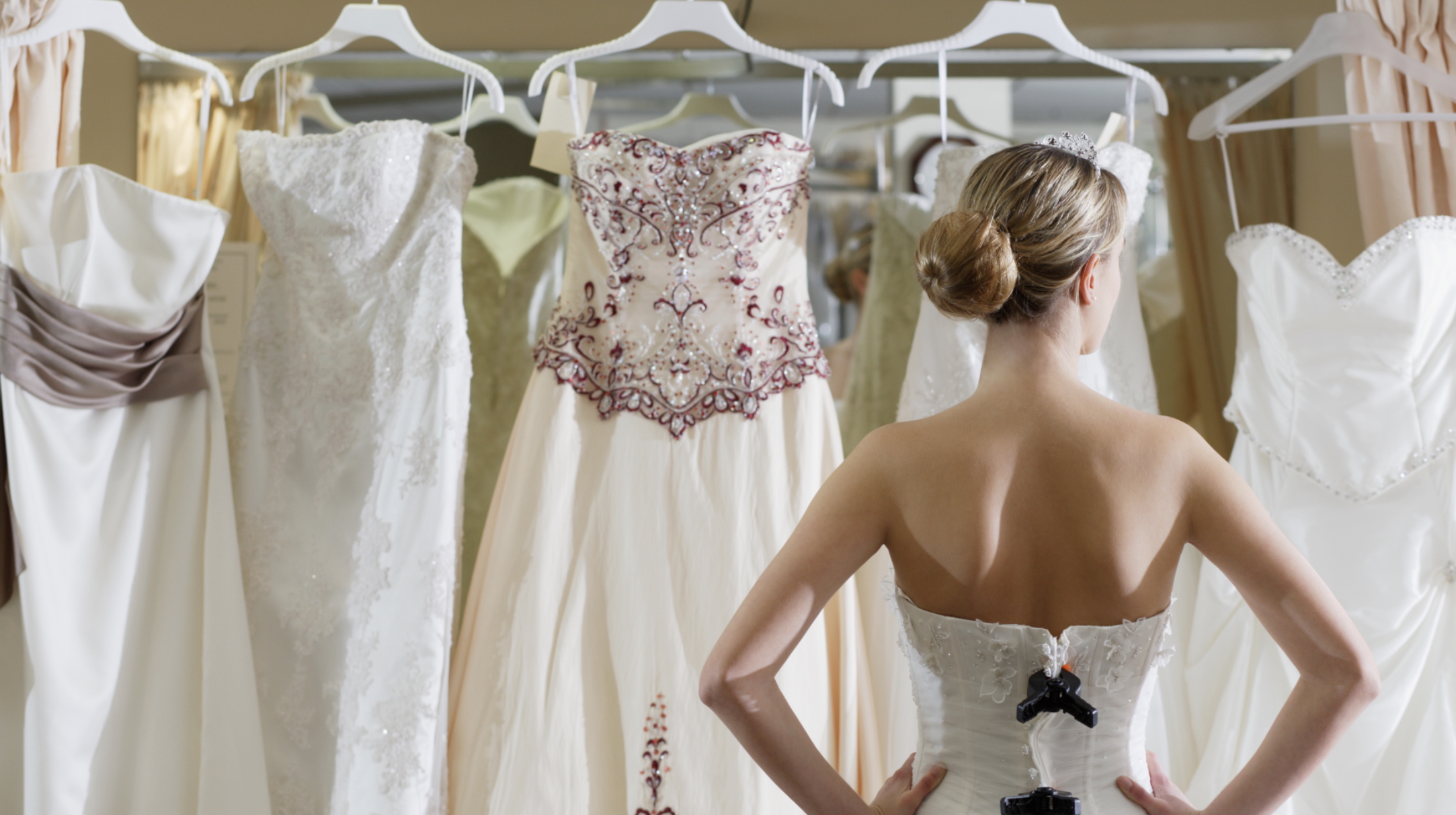 Создание свадебного наряда: от эскиза до торжества