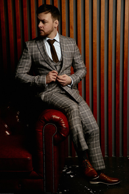 Образование и профессиональный путь Олега Фишелева